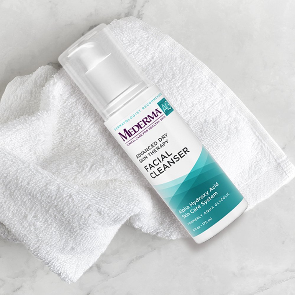 Mederma AG Hydrating Facial Cleanser–formula with glycolic acid gently cleans while exfoliating and hydrating skin. Dermatologist recommended brand, fragrance-free, soap-free, hypoallergenic-6 ounce